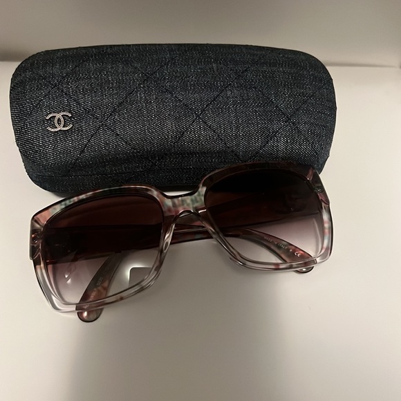 Chanel Acetate Multicolor Tweed CC 5220 Pink - Picture 5 of 6
